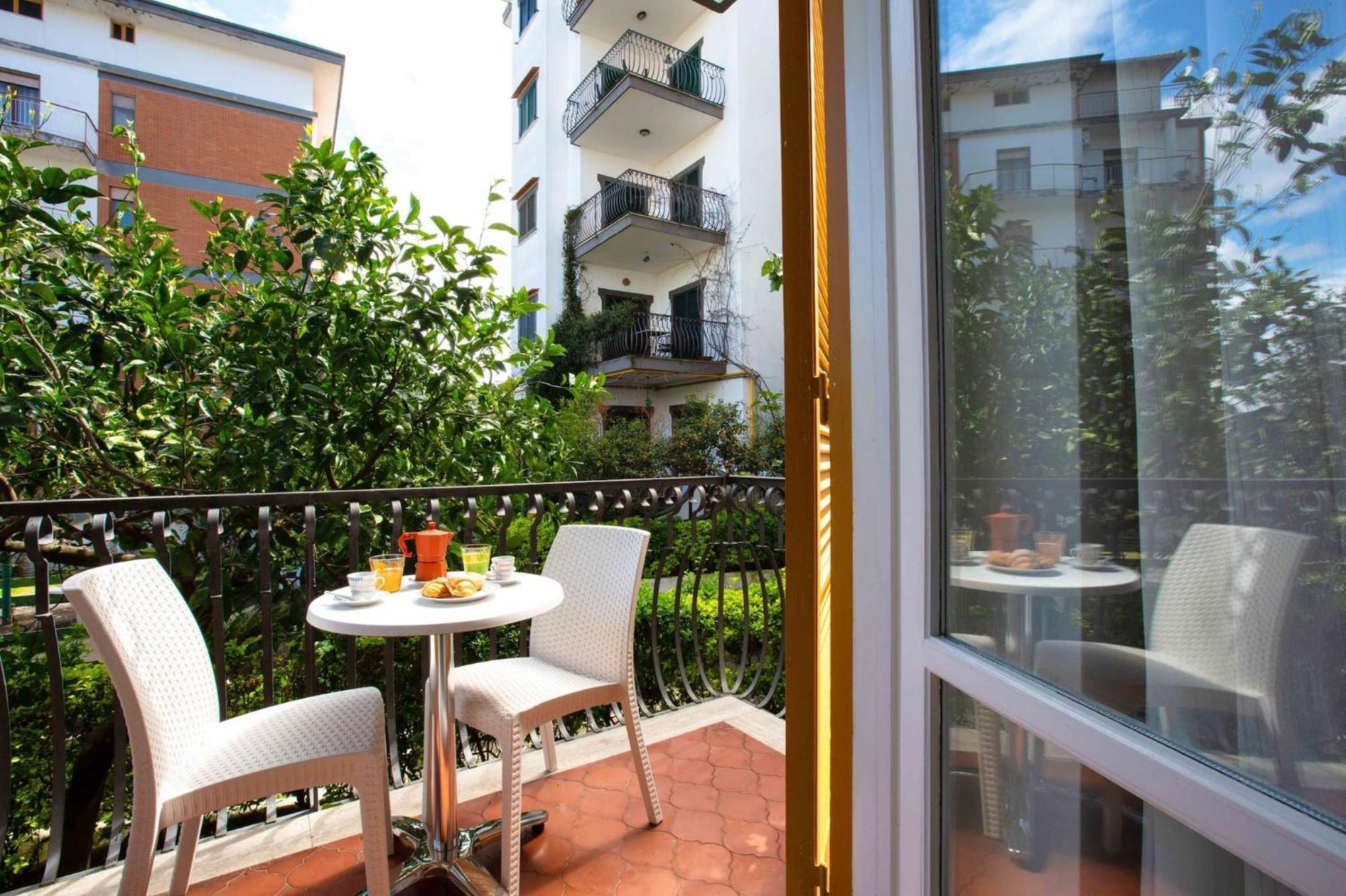 Sorrentovibes - Modern Apartment With Terrace, Swimming Pool&Tennis Kültér fotó