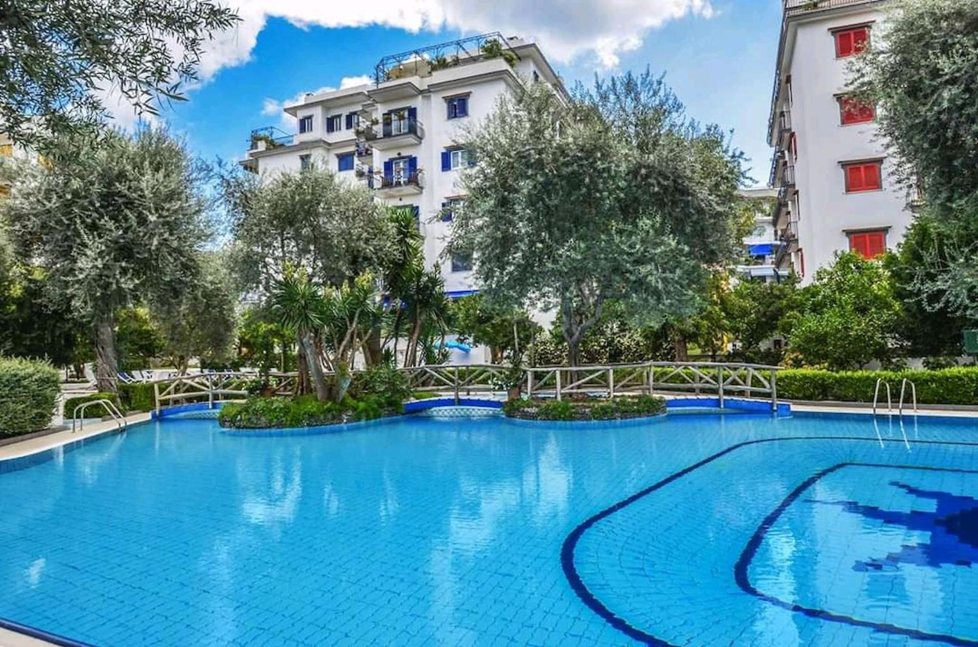 Sorrentovibes - Modern Apartment With Terrace, Swimming Pool&Tennis Kültér fotó