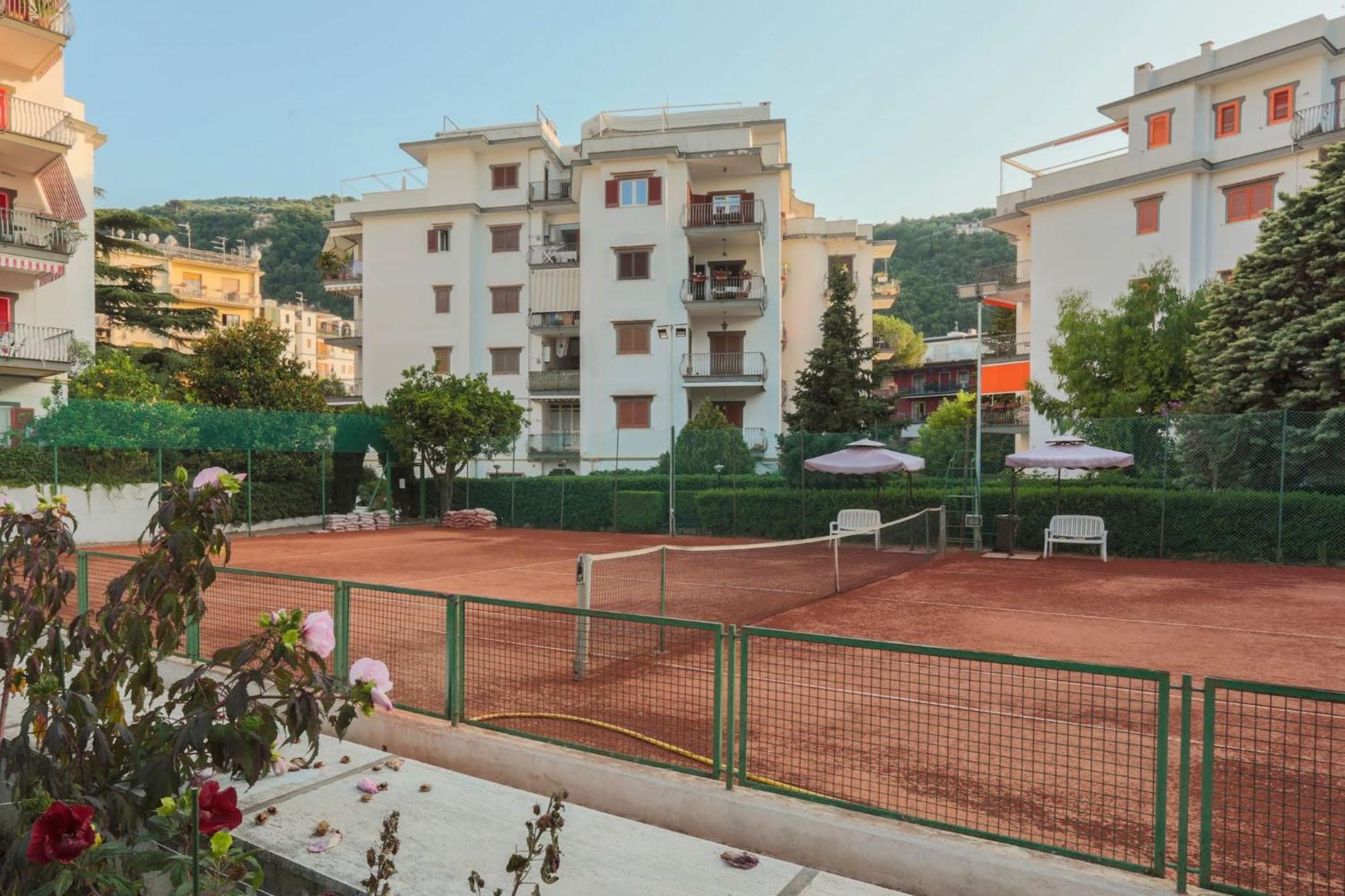 Sorrentovibes - Modern Apartment With Terrace, Swimming Pool&Tennis Kültér fotó