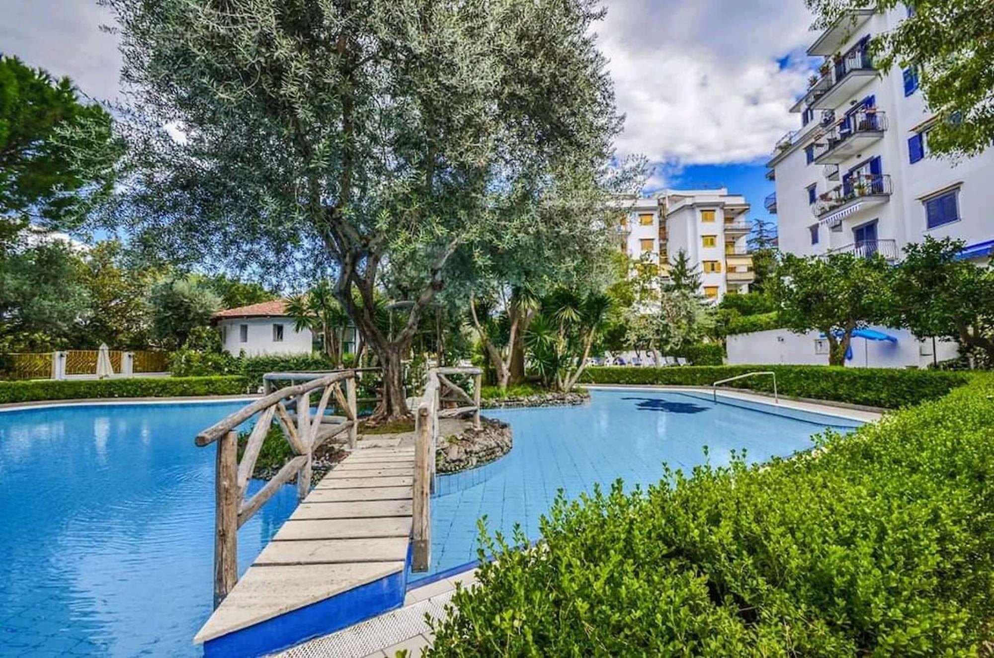 Sorrentovibes - Modern Apartment With Terrace, Swimming Pool&Tennis Kültér fotó