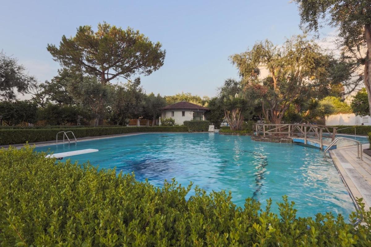 Sorrentovibes - Modern Apartment With Terrace, Swimming Pool&Tennis Kültér fotó